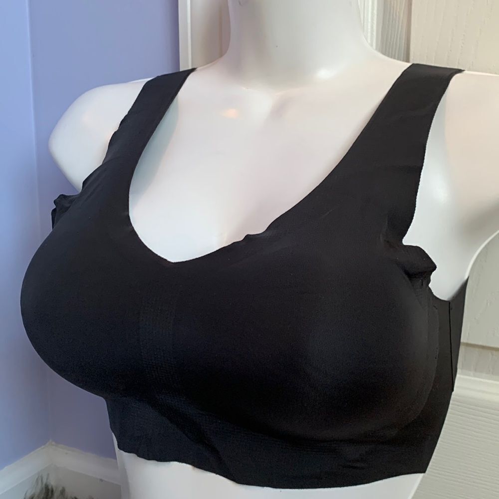 Hanes Laser Cut No Wire Seamless Bralette Bra Black M
